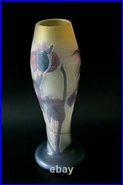 Ancien Vase Art Nouveau En Verre Irisé Dans Manoir De Galle