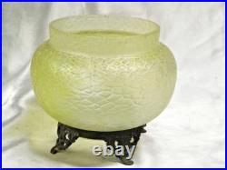 Ancien Vase Coupe Verre Irise Nid Abeille Art Nouveau Style Loetz Pied Bronze Ancien Vase Coupe Verre Irise Nid Abeille Art Nouveau Style Loetz Pied Bronze