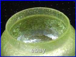 Ancien Vase Coupe Verre Irise Nid Abeille Art Nouveau Style Loetz Pied Bronze Ancien Vase Coupe Verre Irise Nid Abeille Art Nouveau Style Loetz Pied Bronze