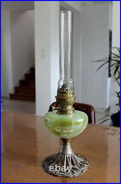 Ancienne Lampe A Petrole Reservoire En Verre Emaille Art Nouveau Legras