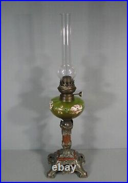 Ancienne Lampe A Pétrole Style Art Nouveau En Verre Émaillé Peint Et Régule