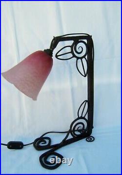 Ancienne lampe pied en fer forgé tulipe en pâte de verre Schneider Art Nouveau