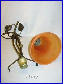 Art Nouveau Lampe à poser en fer forgé et pate de verre environ 1915