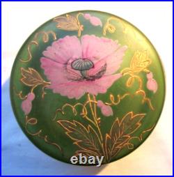 Bonbonnière Art Nouveau, verre vert et laiton émaillé LEGRAS Les Pavots roses Bonbonnière Art Nouveau, verre vert et laiton émaillé LEGRAS Les Pavots roses