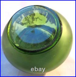 Bonbonnière Art Nouveau, verre vert et laiton émaillé LEGRAS Les Pavots roses Bonbonnière Art Nouveau, verre vert et laiton émaillé LEGRAS Les Pavots roses