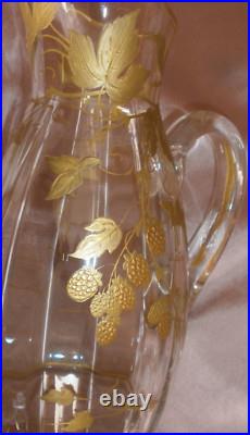 Carafe Art Nouveau en verre à décor floral Framboises doré or fin vers 1900 Carafe Art Nouveau en verre à décor floral Framboises doré or fin vers 1900