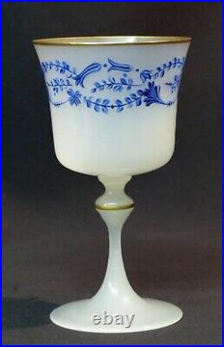 D art nouveau 1900 superbe flacon et verre à pied opaline opalin blanc or 725g