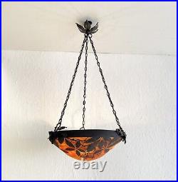 Daum Nancy 1910 Lampe Lustre Suspension Art Nouveau en verre à décor de vigne