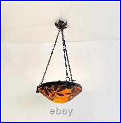 Daum Nancy 1910 Lampe Lustre Suspension Art Nouveau en verre à décor de vigne