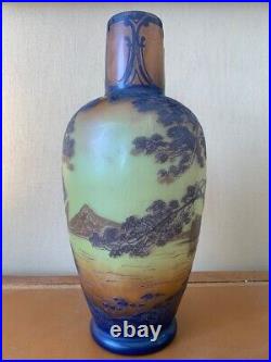 DeVez, Vase Art Nouveau à Décor De Paysage Lacustre