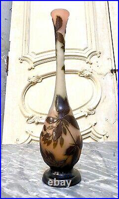 Émile Gallé Grand Vase Balustre En Pate De Verre A Decor De Baies, Art Nouveau