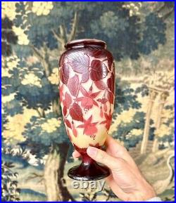 Émile Gallé Vase A Décor De Fuchsias Rouges, Pâte De Verre Art Nouveau
