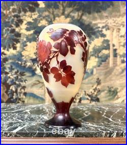 Émile Gallé Vase De Forme évasé à Decor De Rosiers, Pâte De Verre Art Nouveau