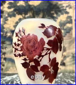 Émile Gallé Vase De Forme évasé à Decor De Rosiers, Pâte De Verre Art Nouveau