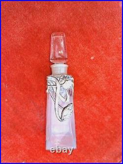 Flacon de parfum de collection, Art nouveau. Motifs floraux argenté