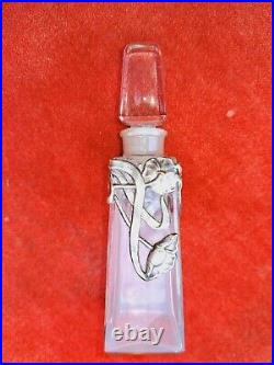 Flacon de parfum de collection, Art nouveau. Motifs floraux argenté