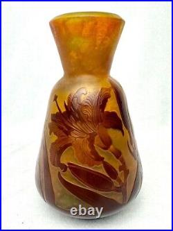 Gallé, Vase à Décor de Lys
