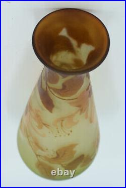 Gallé Vase conique- Verre multicouches France, vers 1920