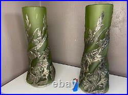 Grands Vases En Verre Vert a Cotes Torses Motifs De Fleurs En Etain Art Nouveau