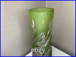 Grands Vases En Verre Vert a Cotes Torses Motifs De Fleurs En Etain Art Nouveau