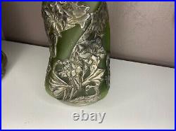 Grands Vases En Verre Vert a Cotes Torses Motifs De Fleurs En Etain Art Nouveau