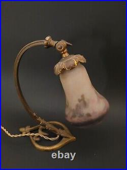 Lampe Art Nouveau Tulipe en pâte de verre et bronze doré Muller Luneville