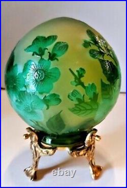 Lampe Art Nouveau en bronze, pâte de verre, modèle boule fleurs vertes