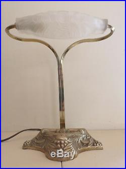 Lampe En Bronze Art Deco / Art Nouveau. Tulipe En Pate De Verre