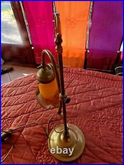 Lampe de bureau Art-Nouveau vintage en laiton-tulipe en pate de verre 3 tons