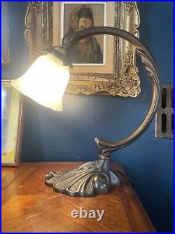 Lampe en Bronze et Verre Non signée Art Nouveau France XX