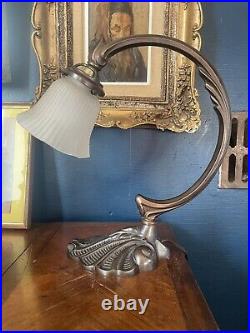 Lampe en Bronze et Verre Non signée Art Nouveau France XX