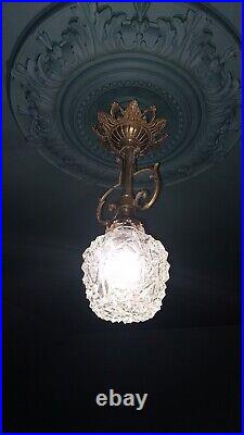 Lustre Ancien Bronze et Globe en verre Décoration Empire Art Nouveau Début XX°