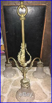 Lustre Suspension en bronze laiton XIXeme 3 tulipes verre depoli art nouveau