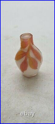 Miniature vase patte de verre dégagée a l'acide Art nouveau signé Weis Dlg Daum