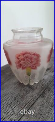 Paire De Tulipes Art Nouveau Décor Émaillée D'Oillets Verre Dépoli Et Gravé Paire De Tulipes Art Nouveau Décor Émaillée D'Oillets Verre Dépoli Et Gravé
