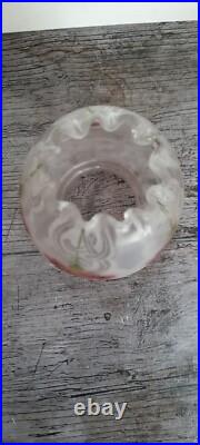 Paire De Tulipes Art Nouveau Décor Émaillée D'Oillets Verre Dépoli Et Gravé Paire De Tulipes Art Nouveau Décor Émaillée D'Oillets Verre Dépoli Et Gravé