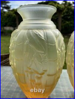 Paire Vases Art Deco Art nouveau Verre Pressé Moulé Dépoli irisé Ancien 1930