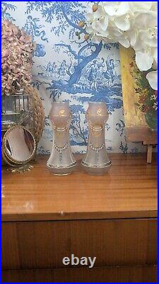 Paire de Vases Art Nouveau en Verre Émaillé Peint à la Main de la fin du XIXème Paire de Vases Art Nouveau en Verre Émaillé Peint à la Main de la fin du XIXème