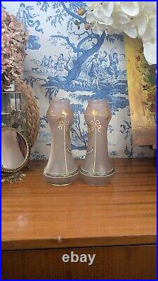 Paire de Vases Art Nouveau en Verre Émaillé Peint à la Main de la fin du XIXème Paire de Vases Art Nouveau en Verre Émaillé Peint à la Main de la fin du XIXème