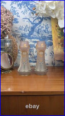 Paire de Vases Art Nouveau en Verre Émaillé Peint à la Main de la fin du XIXème Paire de Vases Art Nouveau en Verre Émaillé Peint à la Main de la fin du XIXème