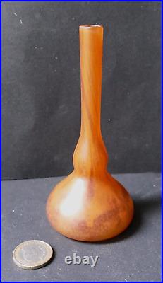 Petit Vase soliflore berluze verre marmoréen signé Daum Nancy Art Nouveau / Déco