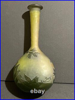 Petit vase Gallé signé parfait état décor végétal Art Nouveau