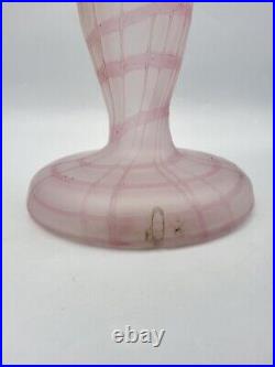 Pied de lampe en verre soufflé décor filets roses de Pallme König Art Nouveau