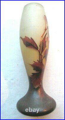 RARE Vase Art Nouveau, pâte de verre au décor de feuillage cuivré signé Peynaud