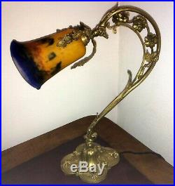 RARE lampe Art-Nouveau en bronze avec une tulipe en pâte de verre MULLER / DEGUÉ