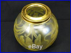 Rare Grand Globe 19 Eme Lampe Petrole Decor Floral Degage Acide Art Nouveau