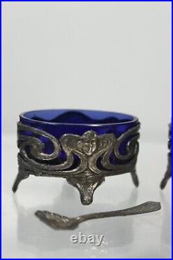 Salerons & cuillères Art Nouveau verre bleu cobalt & métal décor visages 1900s