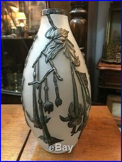 Superbe joli grand Vase Art Nouveau en Verre & étain signé W Baroz