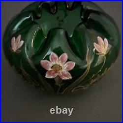 Vase 1900 Art Nouveau en verre émaillé forme polylobée décor floral M3444 Vase 1900 Art Nouveau en verre émaillé forme polylobée décor floral M3444
