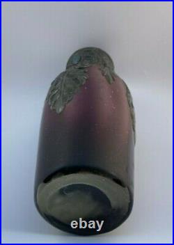 Vase Art Nouveau Avec Application En Etain Fond Violet 1900 Verrerie H2205